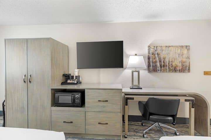 Room 14 of 37