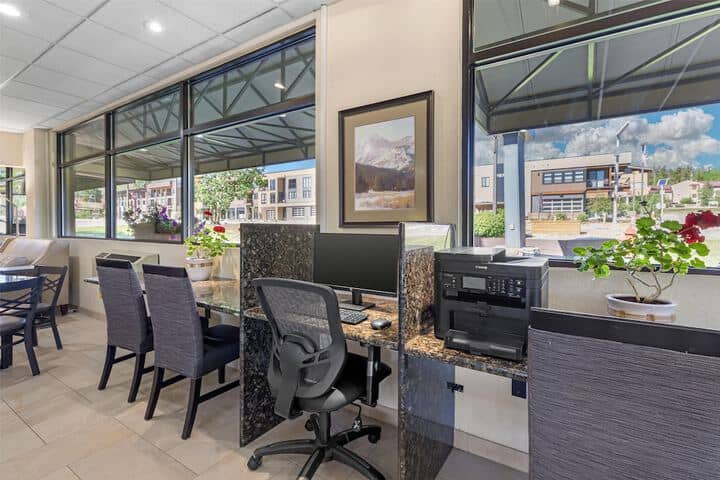 Business Center 35 of 37