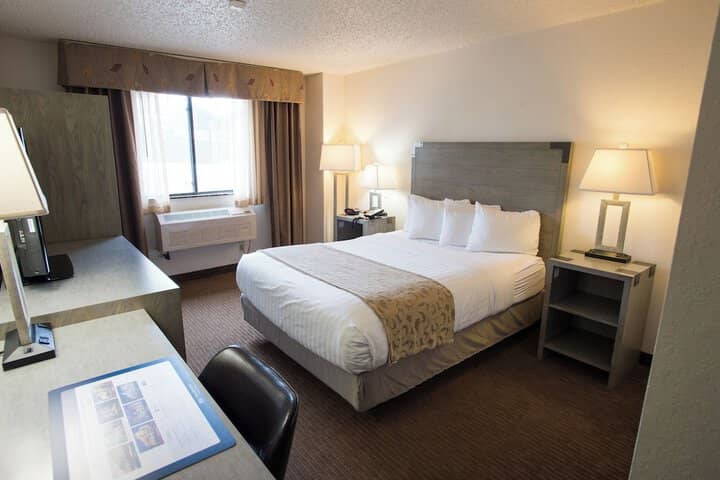 Room 3 of 37