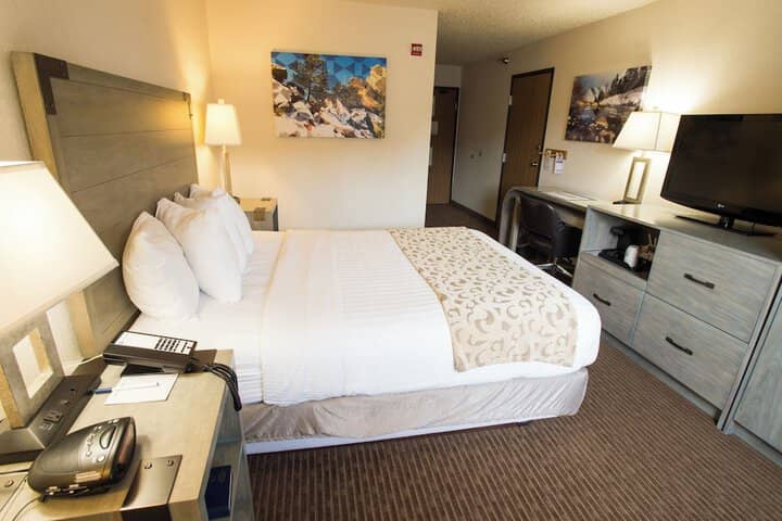 Room 4 of 37