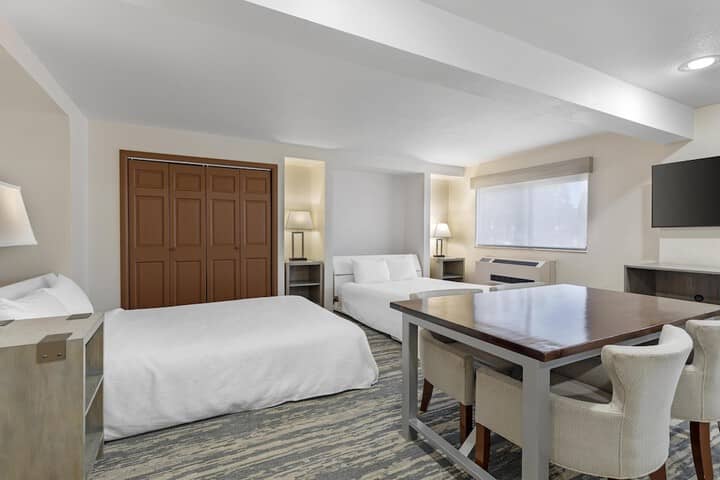 Room 9 of 37